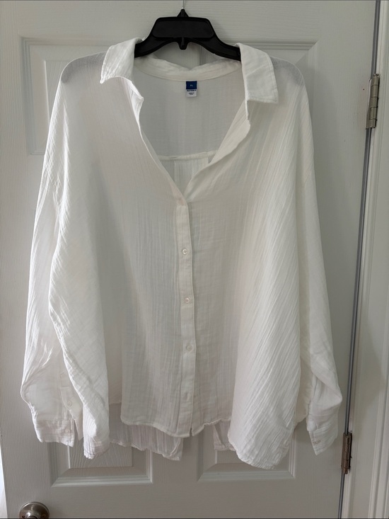 Old Navy Tops - Old Navy White Button-Front Women's Shirt